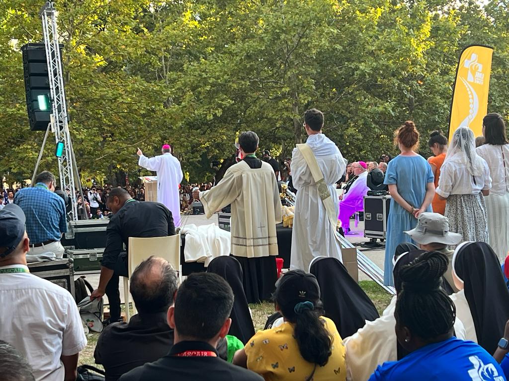 2c62b99a-c0e6-4e16-a7b8-cd070d9ce61d