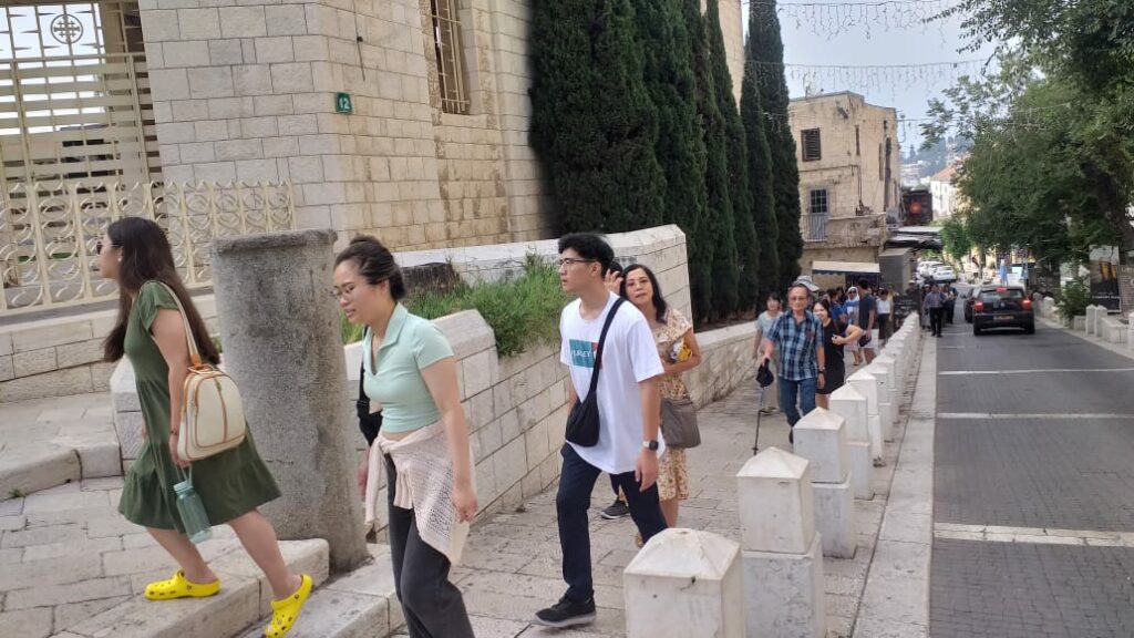 e853ddbc-0f5a-4277-a783-f1d033df4255